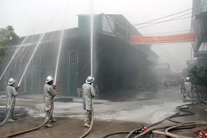 Buổi diễn tập đã giúp cán bộ, chiến sĩ PCCC những kinh nghiệm, kịp thời khắc phục thiếu sót, tiếp tục hoàn thiện phương án chữa cháy, cứu nạn cứu hộ...