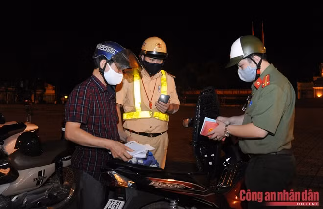 Quyết liệt thực hiện Chỉ thị của Thủ tướng, chính quyền địa phương và Công an tỉnh Hà Giang nỗ lực không để dịch bệnh lây chéo, lan rộng.