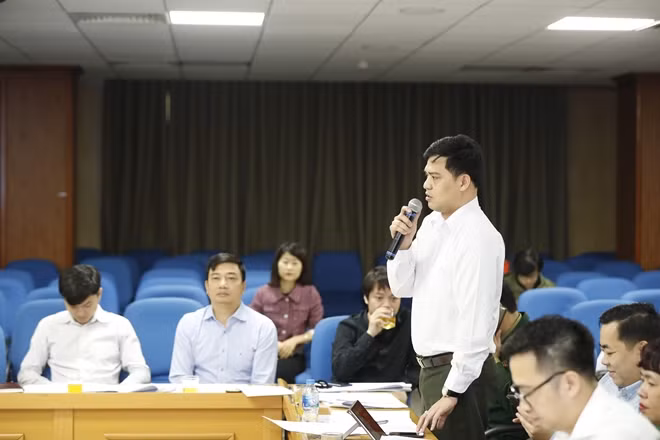 Các đại biểu tham gia đóng góp ý kiến.