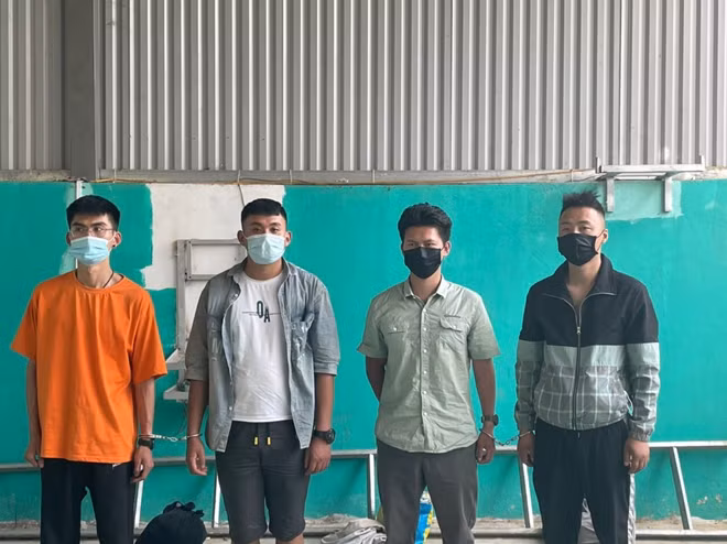 Các đối tượng nhập cảnh trái phép bị bắt giữ.