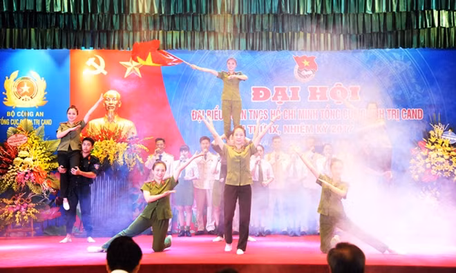 Một tiết mục văn nghệ chào mừng Đại hội.