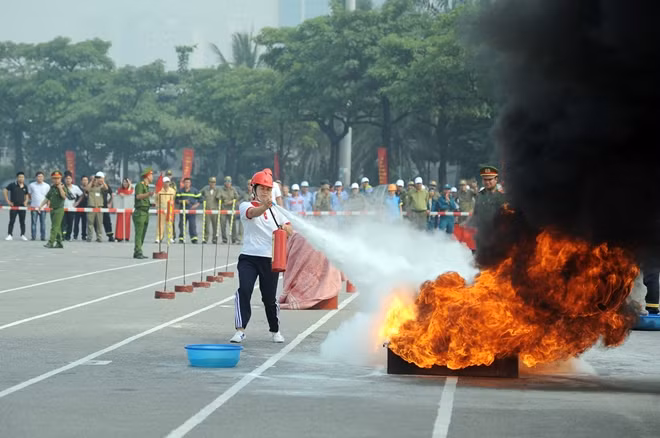 Các đội sẽ tham gia môn thi Gia đình tham gia chữa cháy, cứu tài sản...