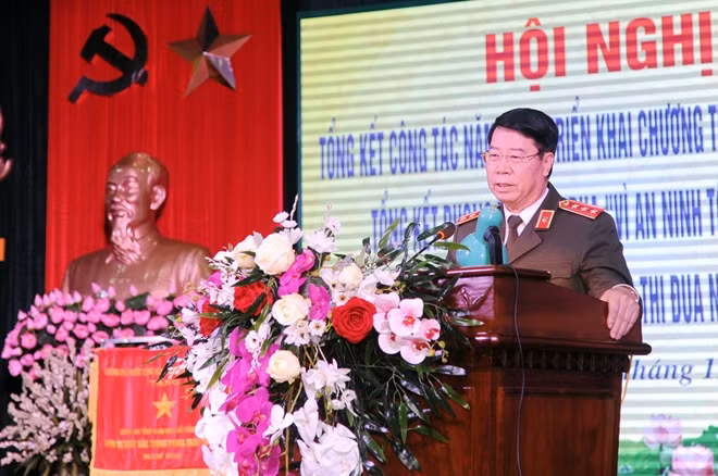 Thứ trưởng Bùi Văn Nam phát biểu tại Hội nghị.
