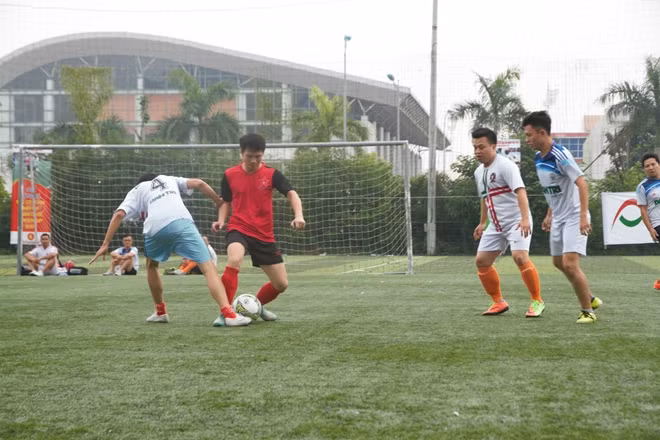Một số pha bóng hay trên sân.