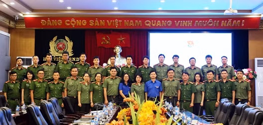 Tổng duyệt chương trình “Tự hào người chiến sĩ CAND Việt Nam” ảnh 11