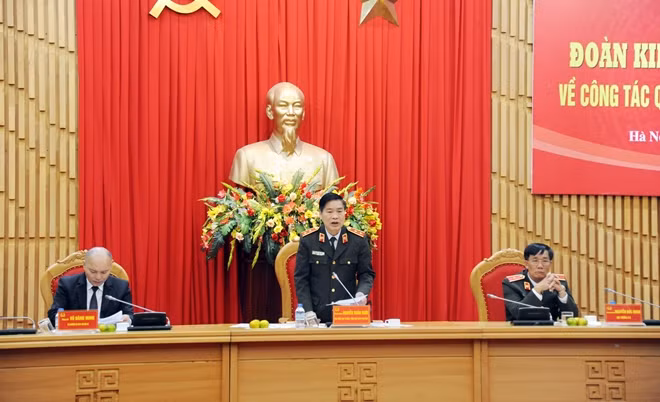 Trung tướng Nguyễn Xuân Mười phát biểu tại buổi làm việc