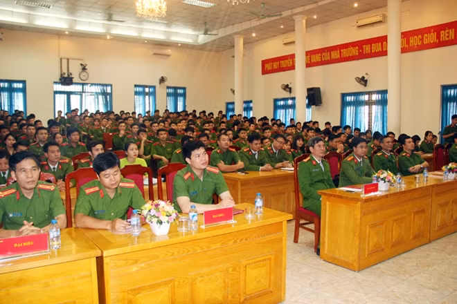 Các đại biểu tham dự buổi Tọa đàm.