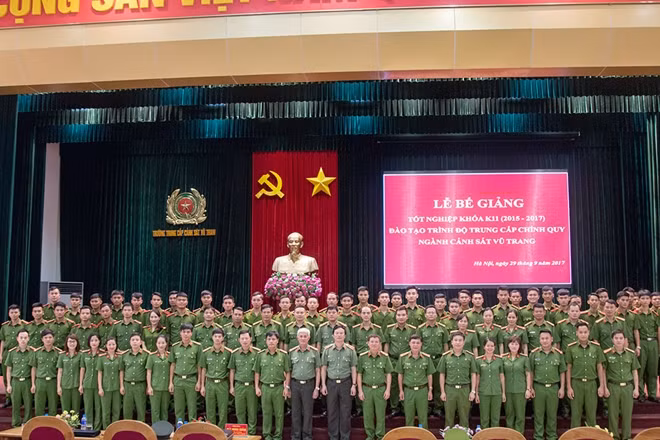 Các đại biểu và học viên Khóa K11.