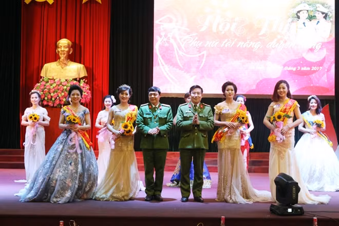 Ban Tổ chức cũng đã vinh danh những khuôn mặt khả ái, xuất sắc lọt vào top 10, đoạt giải Ba và giải Khuyến khích.