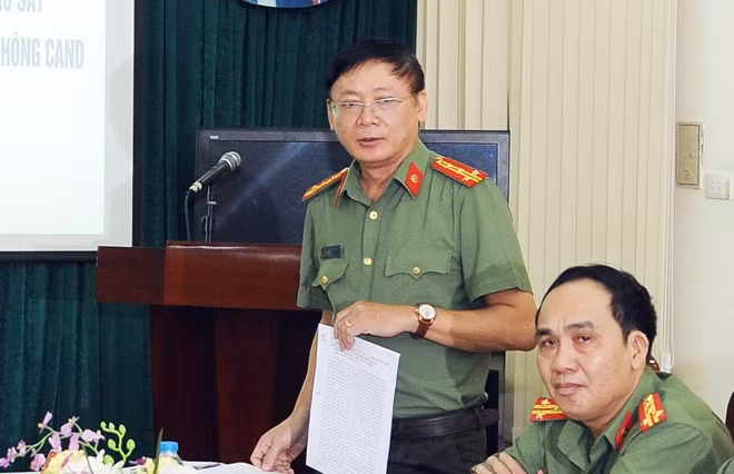Thay mặt lãnh đạo Cục Truyền thông CAND, Đại tá Mã Duy Quân phát biểu báo cáo tại buổi làm việc.
