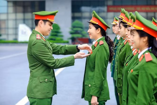 Tác phẩm “Khoảnh khắc tự hào” đoạt giải Ba, của Đoàn Thanh niên Học viện CSND.
