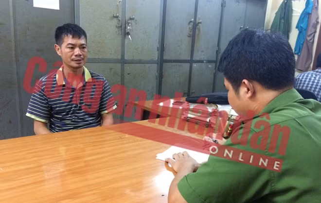 Cơ quan Công an lấy lời khai của đối tượng Bùi Văn Chuẩn.