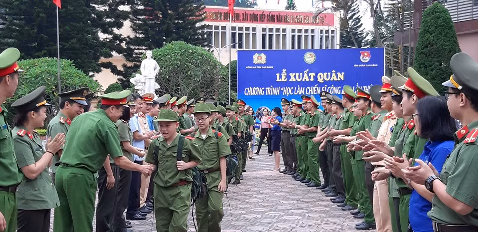 76 học sinh trung học cơ sở ở Ninh Thuận “Học làm chiến sĩ Công an” ảnh 5
