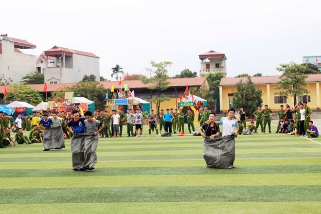Và nhảy bao bố...