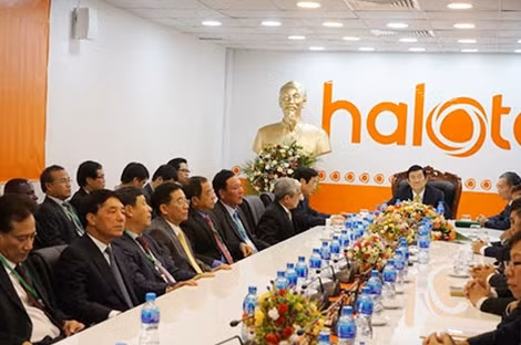 Chủ tịch nước Trương Tấn Sang làm việc tại Công ty Halotel.