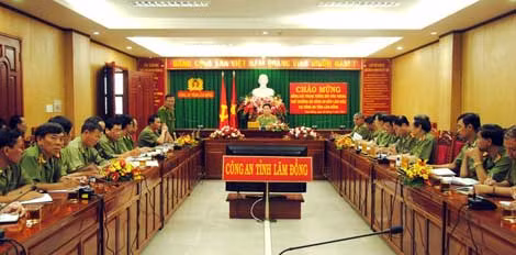 Quang cảnh buổi làm việc.