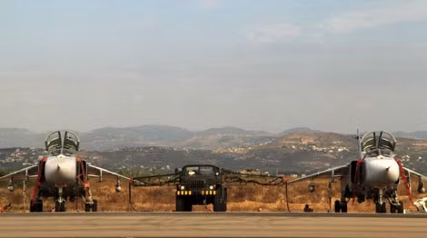 Chiến đấu cơ của Nga tại một phi trường gần thành phố Latakia của Syria.
