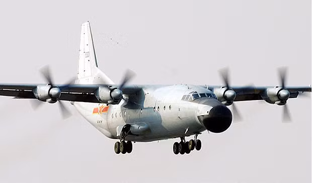Máy bay vận tải quân sự Y-8