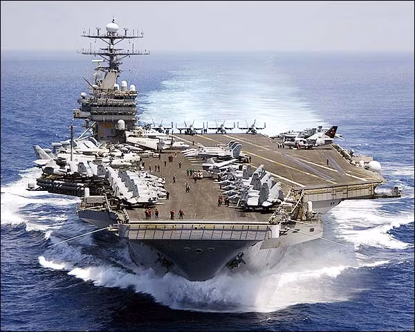 Tàu sân bay USS Carl Vinson của Mỹ