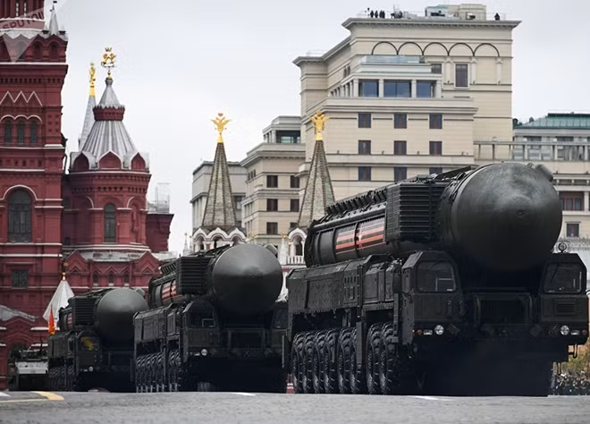 Tên lửa đạn đạo xuyên lục địa RS-24 Yars-"mũi nhọn" của Lực lượng tên lửa Chiến lược Nga