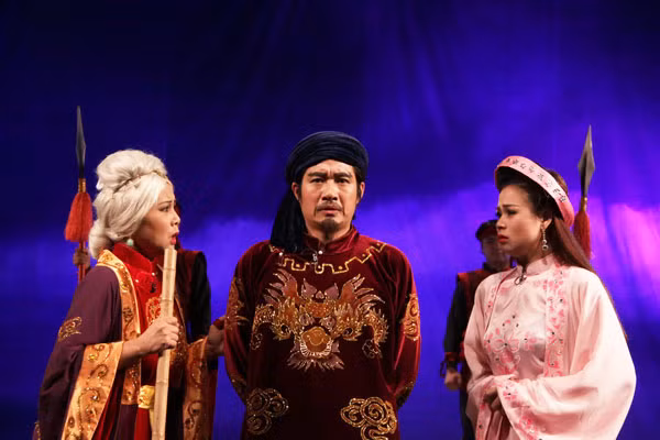 Cảnh trong vở “Công lý không gục ngã”.