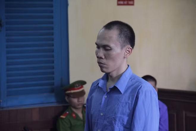 Bị cáo Nguyễn Hữu Hậu tại toà