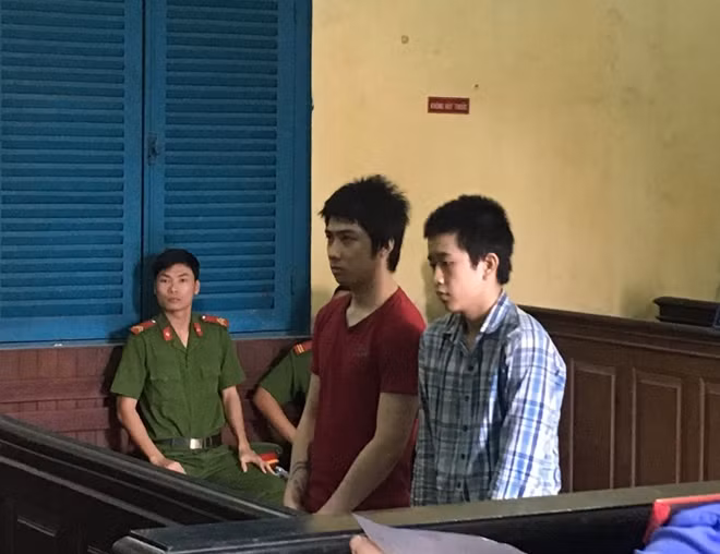 Hai bị cáo tại toà
