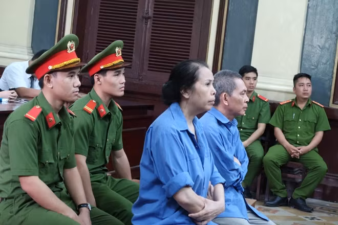 Vợ chồng Vân - Lâm trước giờ tuyên án