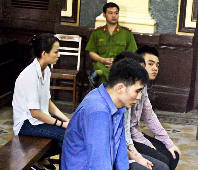 Các bị cáo trong giờ nghị án