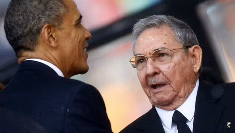 Tổng thống Mỹ Barack Obama và Chủ tịch Cuba Raul Castro trong lần gặp gần đây.
