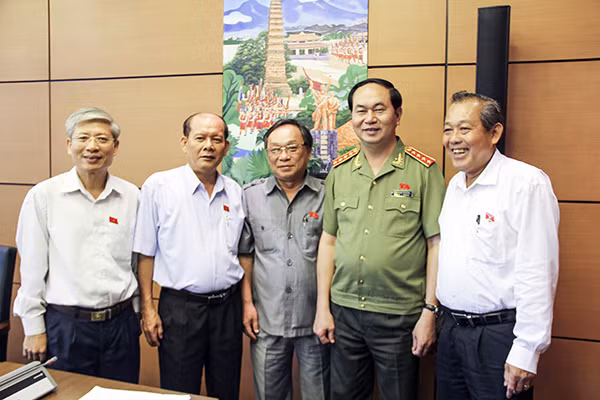 Bộ trưởng Trần Đại Quang, Chánh án TAND tối cao Trương Hòa Bình và các đại biểu. Ảnh: Quỳnh Vinh.