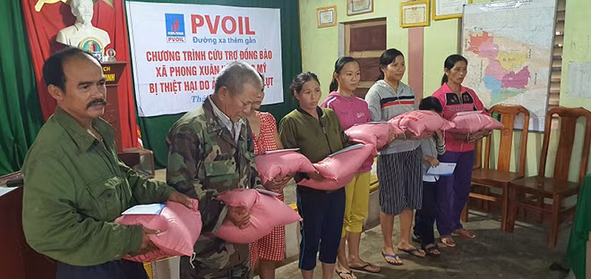 PVOIL mang quà đến với bà con xã Phong Mỹ, huyện Phong Điền, tỉnh Thừa Thiên - Huế