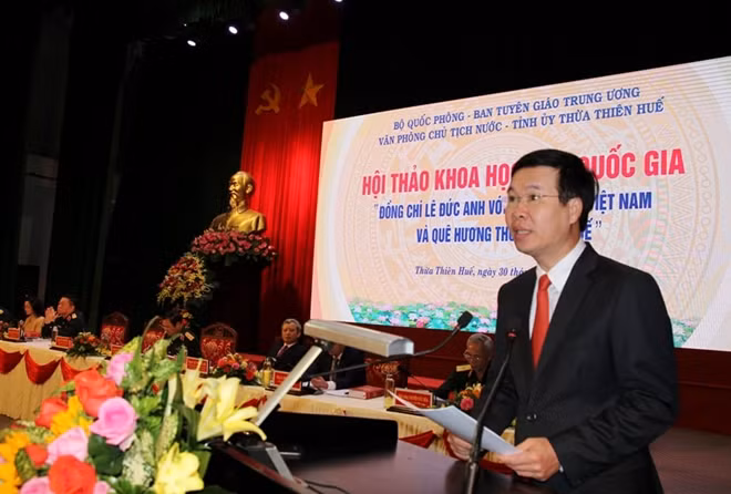 Trưởng Ban Tuyên giáo Trung ương Võ Văn Thưởng phát biểu chỉ đạo tại Hội thảo.