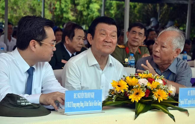 Đại biểu tham dự buổi gặp mặt.