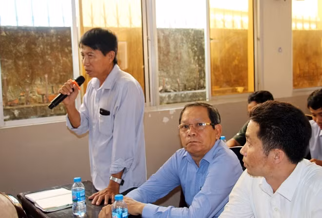 Cử tri phường Tân Phú (quận Cái Răng, TP Cần Thơ) nêu ý kiến.