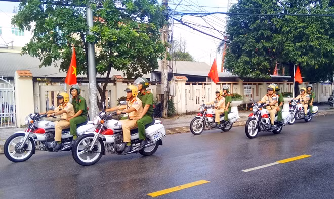 Công an huyện Phú Quốc ra quân đảm bảo ANCT, ANTT, ATXH dịp Lễ 2-9.