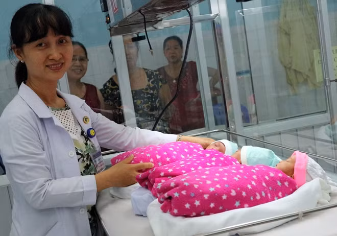 Chị Linh vui mừng vì "mẹ tròn con vuông".