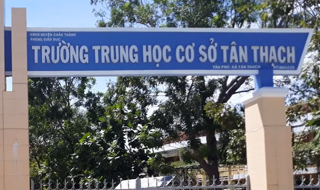 Trường Trung học cơ sở Tân Thạch – nơi xảy ra sự việc.