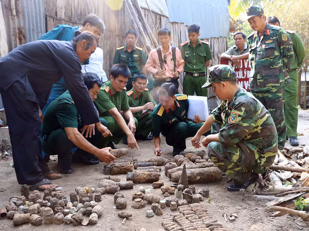 Nhiều vũ khí nguy hiểm được phát hiện.