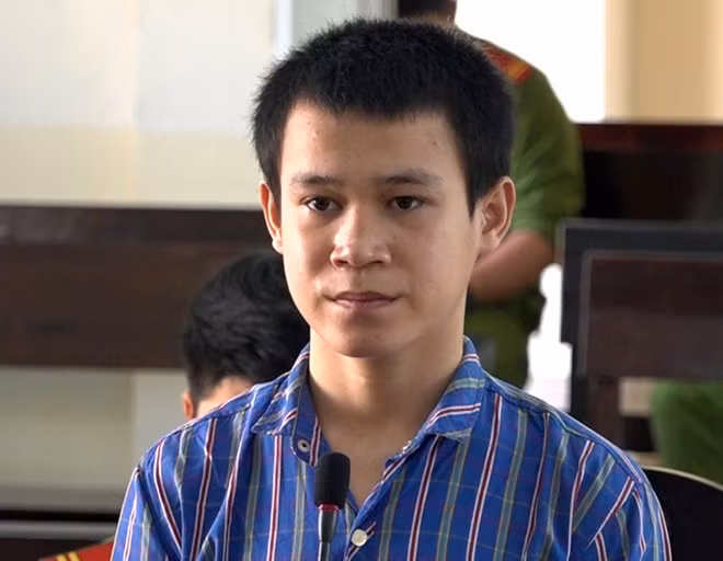 Chau Nát tại Tòa.