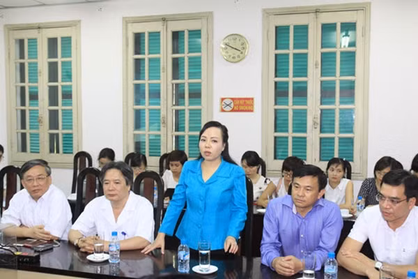 GS.TS. Nguyễn Thị Kim Tiến, Bộ trưởng Bộ Y tế ghi nhận thành công của 2 ca ghép.