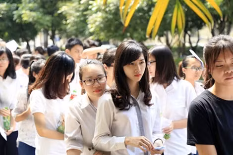 Số lượng học sinh Hà Nội không xét tuyển đại học tăng mạnh so với năm 2015.