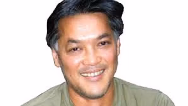 Đạo diễn Philippe Rostan cũng là một người con lai mang hai dòng máu Pháp - Việt Đạo diễn Philippe Rostan cũng là một người con lai mang hai dòng máu Pháp - Việt