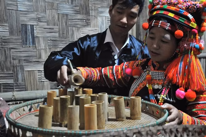 Lễ cúng được gia đình chuẩn bị từ ngày hôm trước