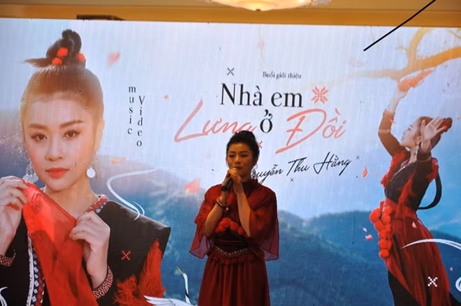 Nữ ca sĩ chia sẻ rằng cô đã rất sợ khi vượt đường lên Y Tý