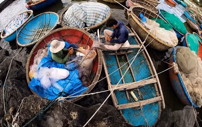 Cận cảnh cuộc sống người dân huyện đảo được ghi lại từ trên cao