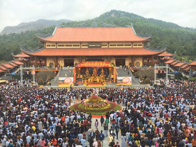 Chùa Ba Vàng, Quảng Ninh