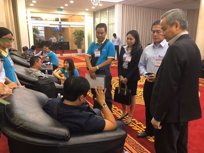 Đoàn khách về nước trong chế độ chăm sóc đặc biệt