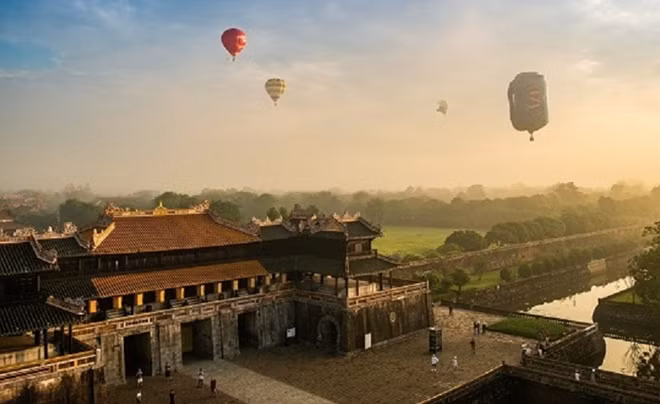 Lễ hội Khinh khí cầu Quốc tế đã trở thành điểm hẹn yêu thích của người ưa thích khám phá Huế từ trên cao