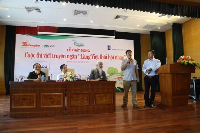 Buổi phát động có sự tham gia của nhiều nhà văn và nhà nông nổi tiếng